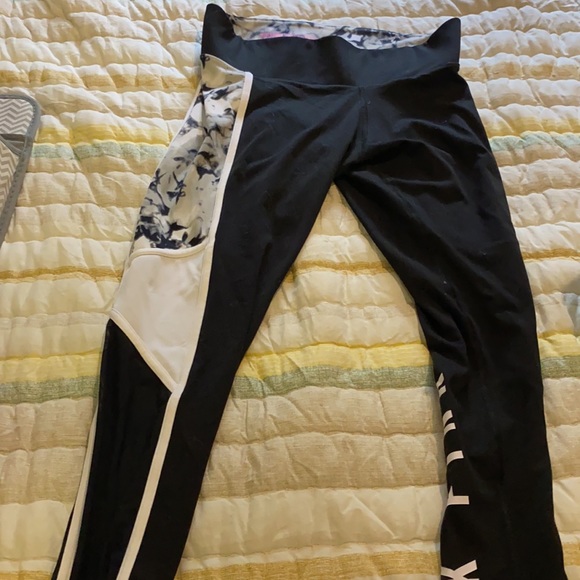 Victoria’s Secret leggings - Picture 1 of 2